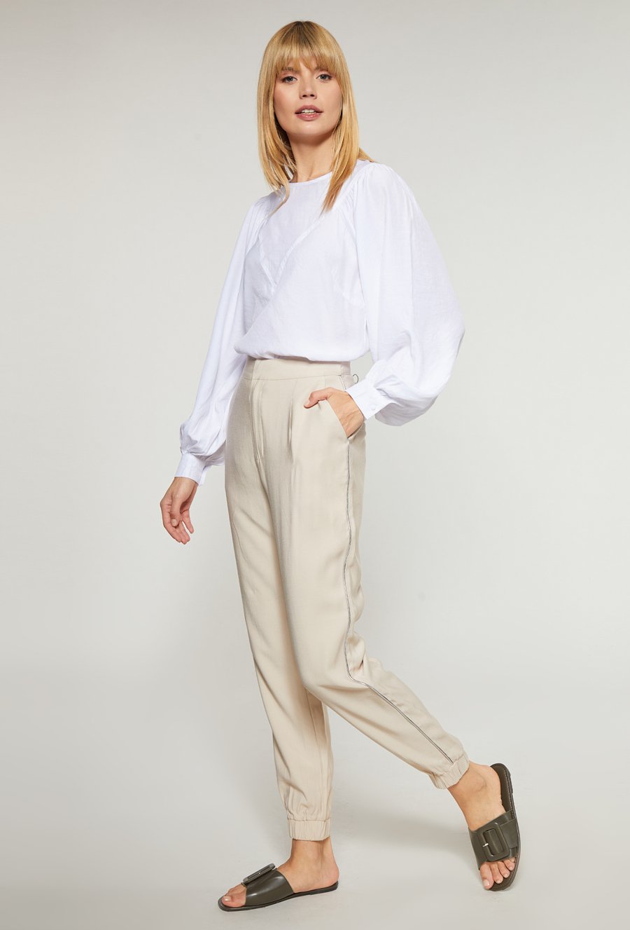 Bluzka z bufiastymi rękawami