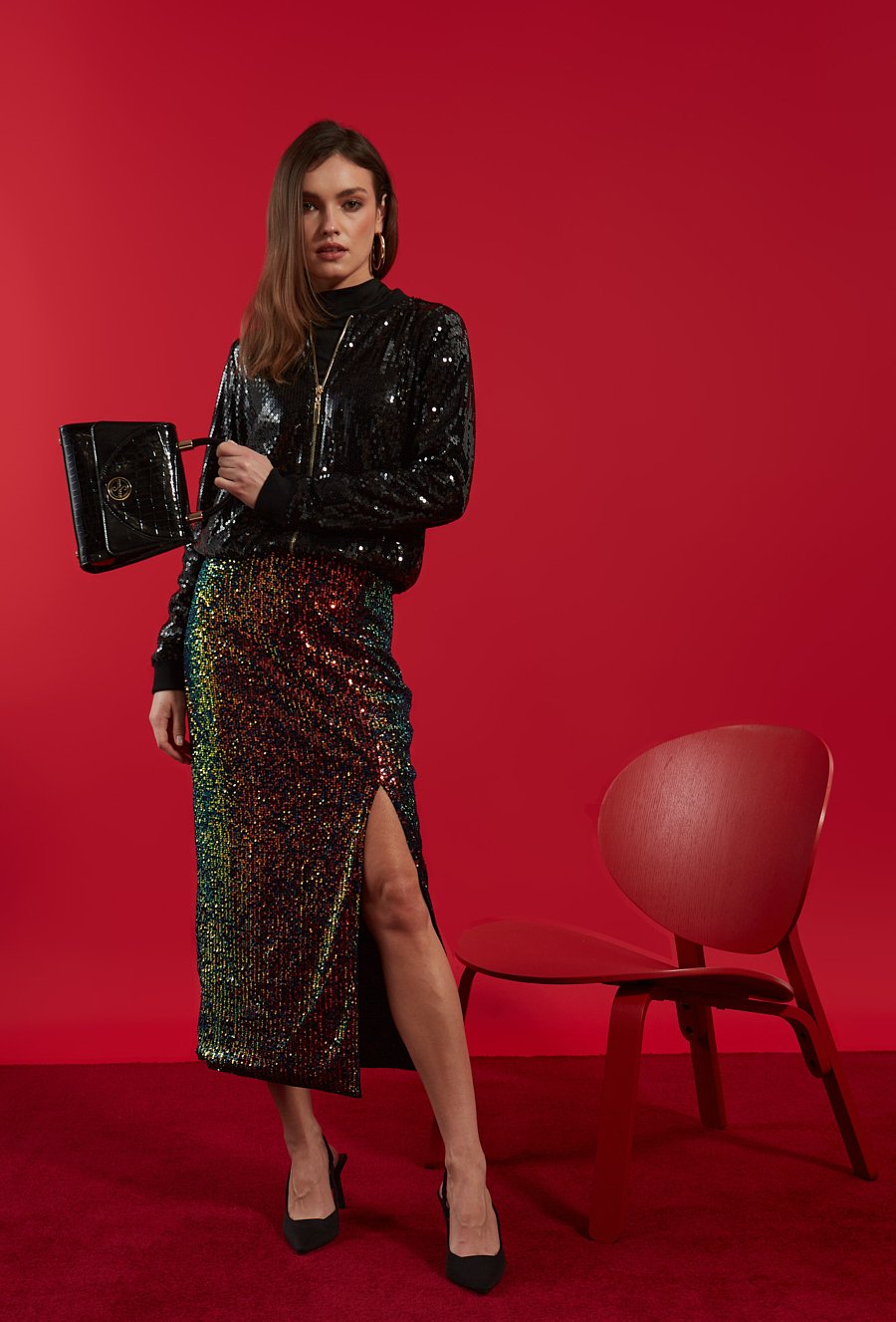 Dopasowana cekinowa sp&oacute;dnica midi