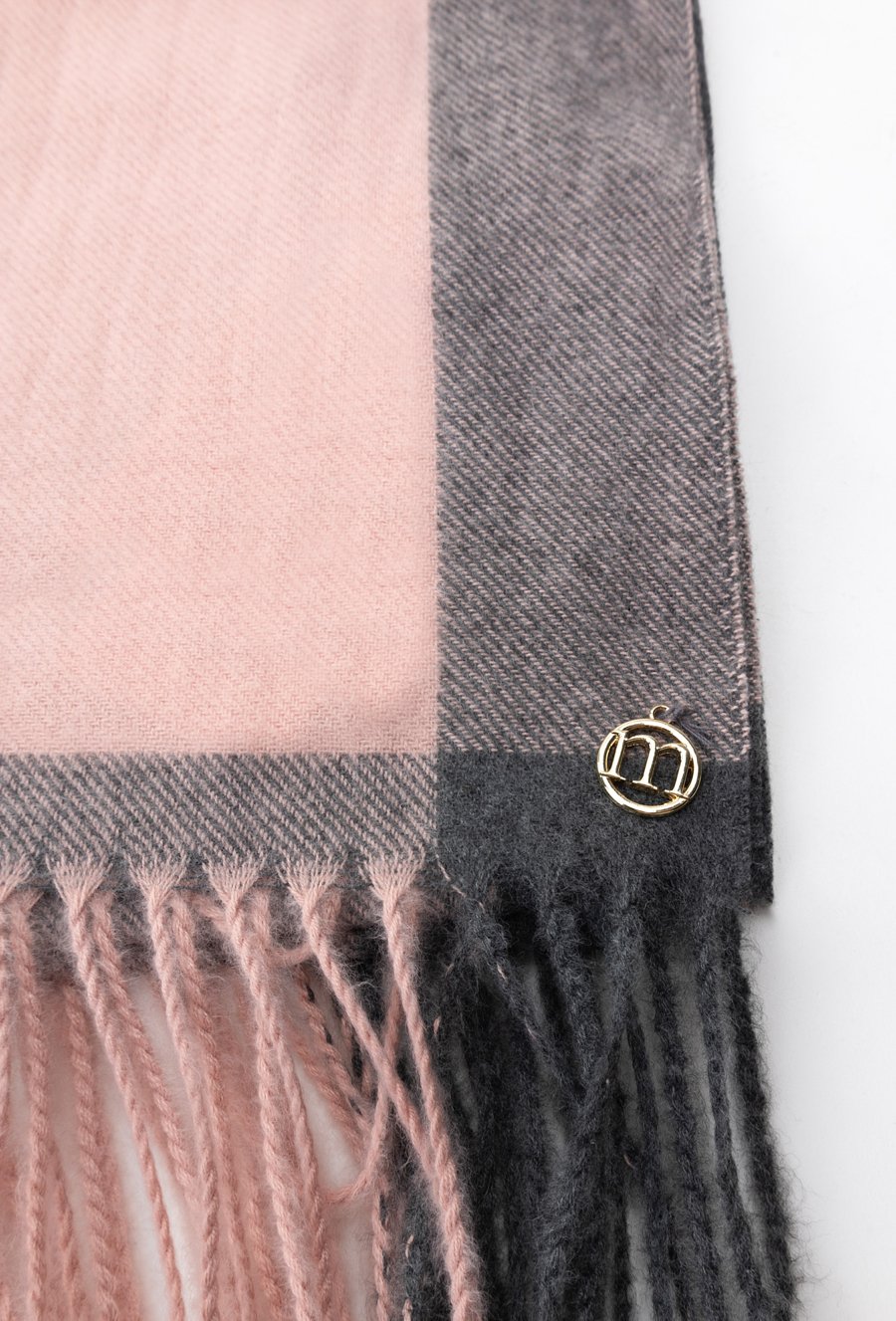 Dwukolorowy szal z frędzlami