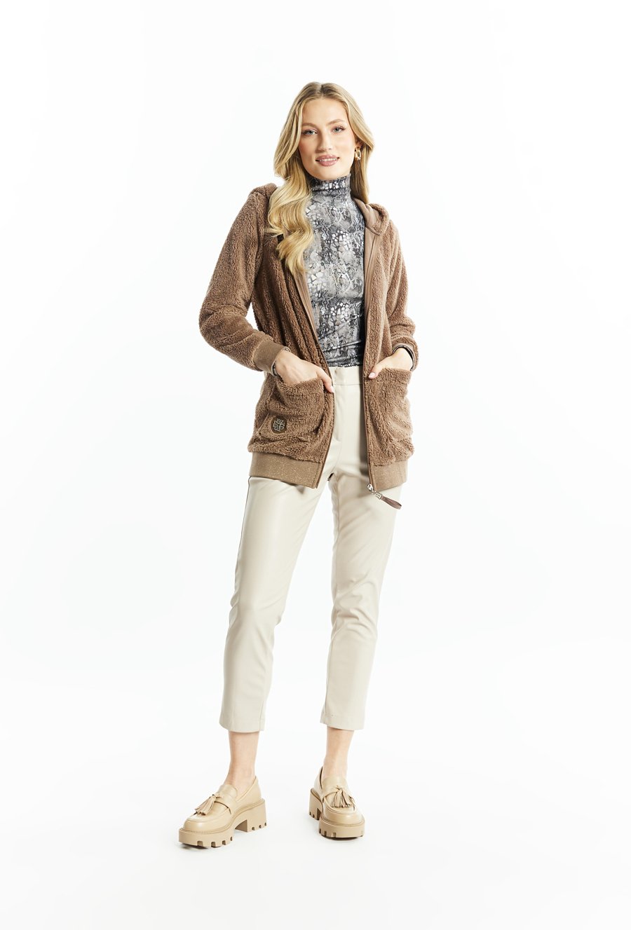 Bluza z połyskującym wykończeniem