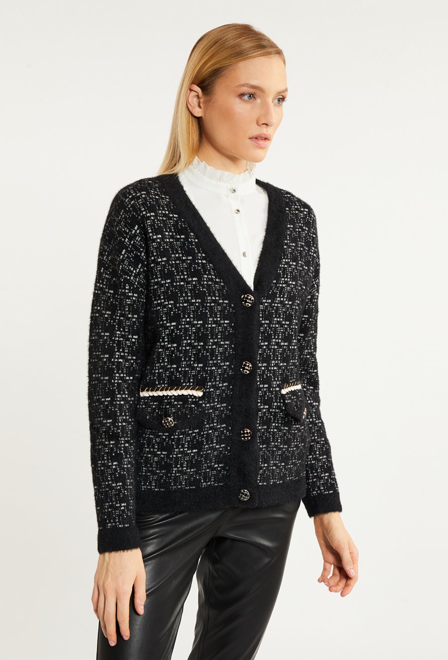 Wzorzysty sweter z kieszonkami