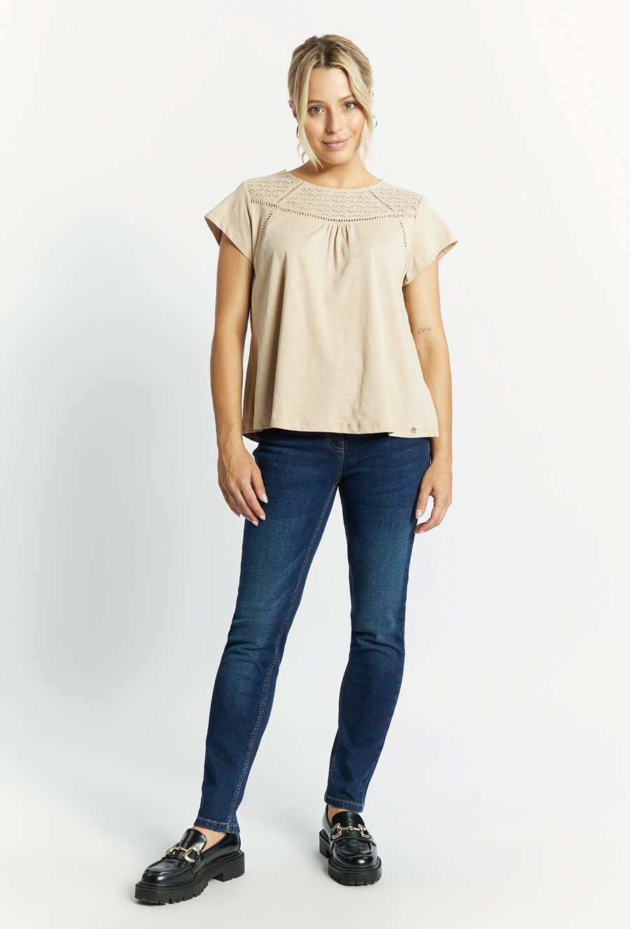 Dopasowane jeansy damskie