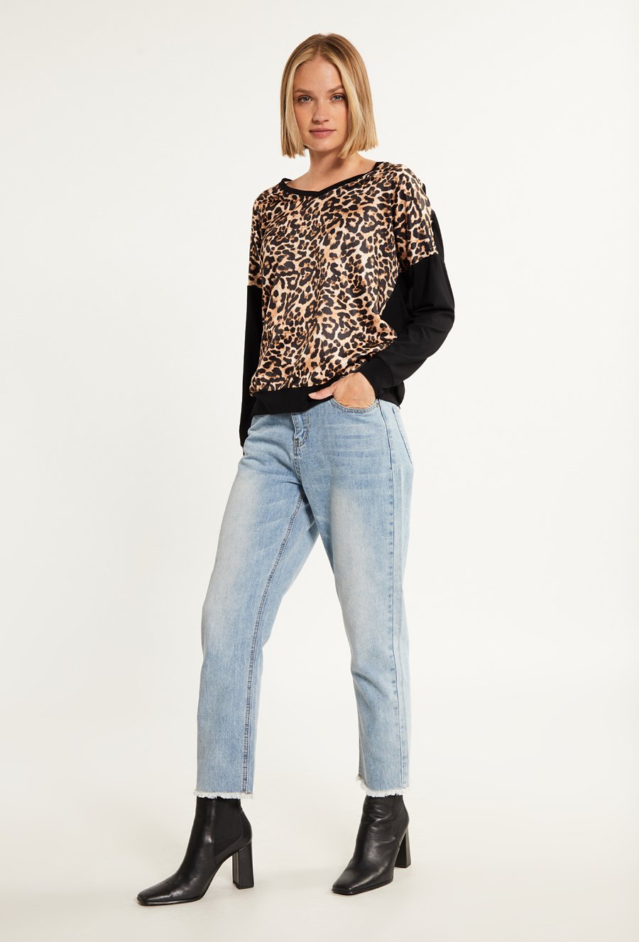 Wzorzysta bluzka damska