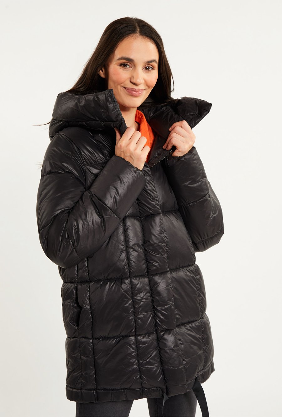 Pikowana kurtka damska z kapturem