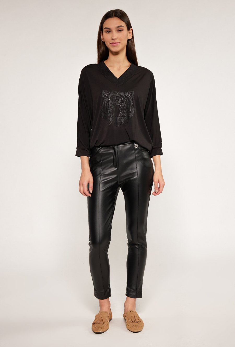 Spodnie damskie z imitacji sk&oacute;ry