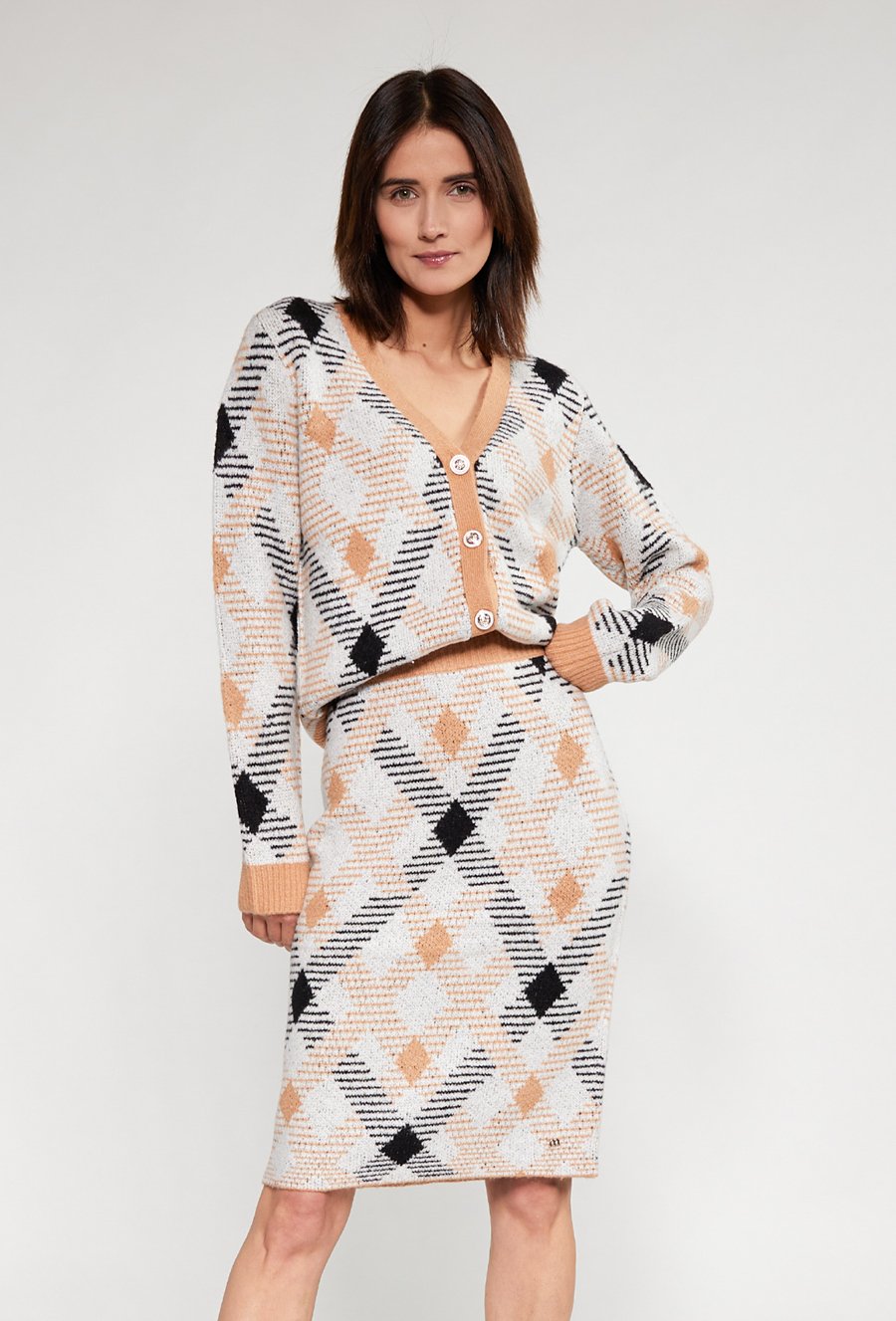 Wzorzysta sweterkowa sp&oacute;dnica