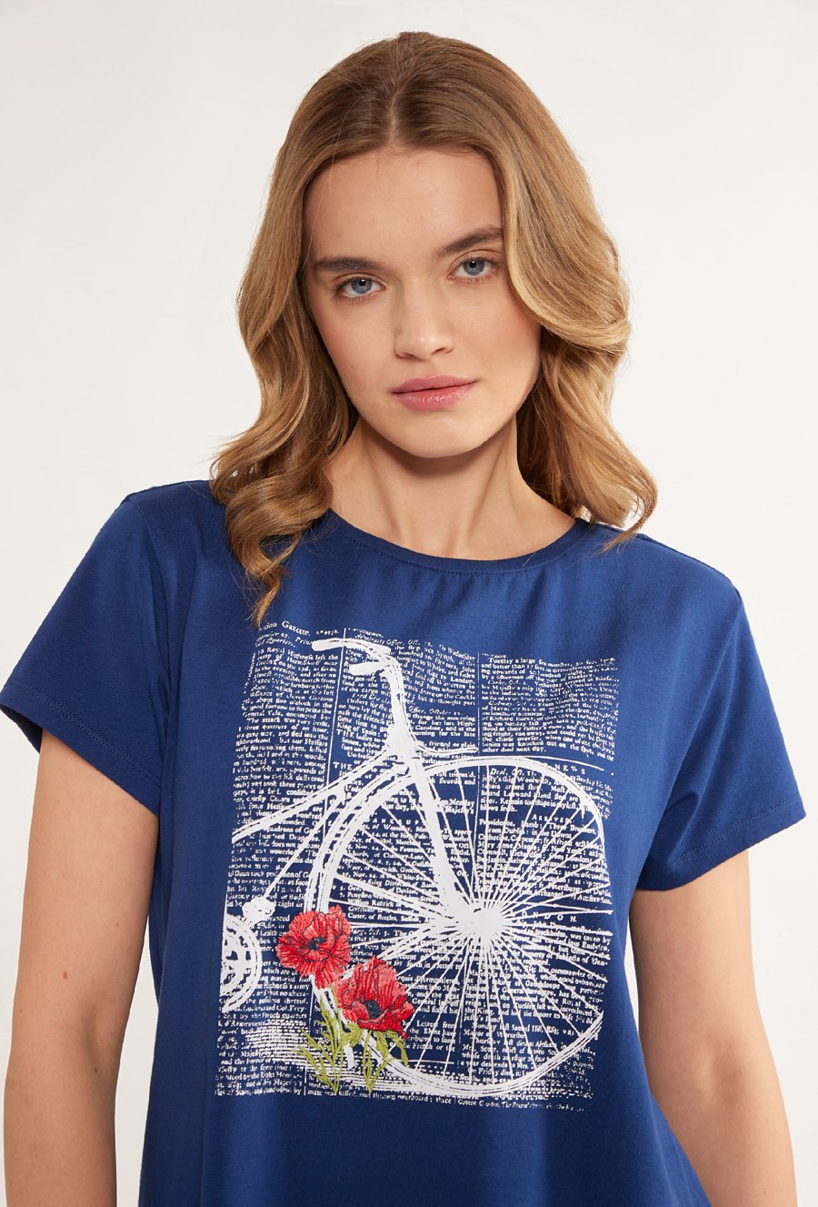 Bawełniany t-shirt z dłuższym tyłem