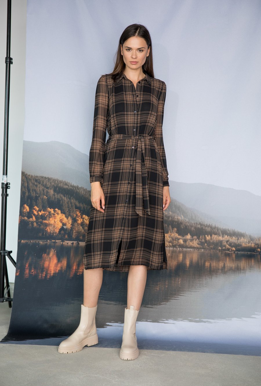 Sukienka koszulowa w kratę