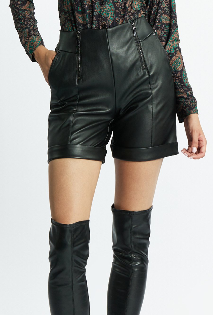 Szorty damskie z ekosk&oacute;ry