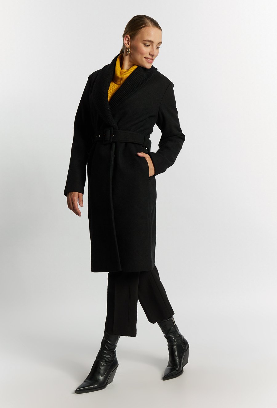 Dłuższy płaszcz damski