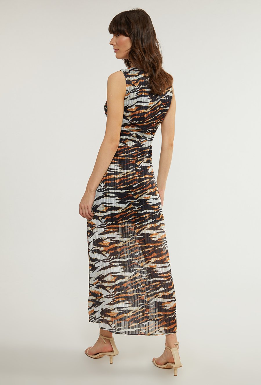 Wzorzysta sukienka maxi