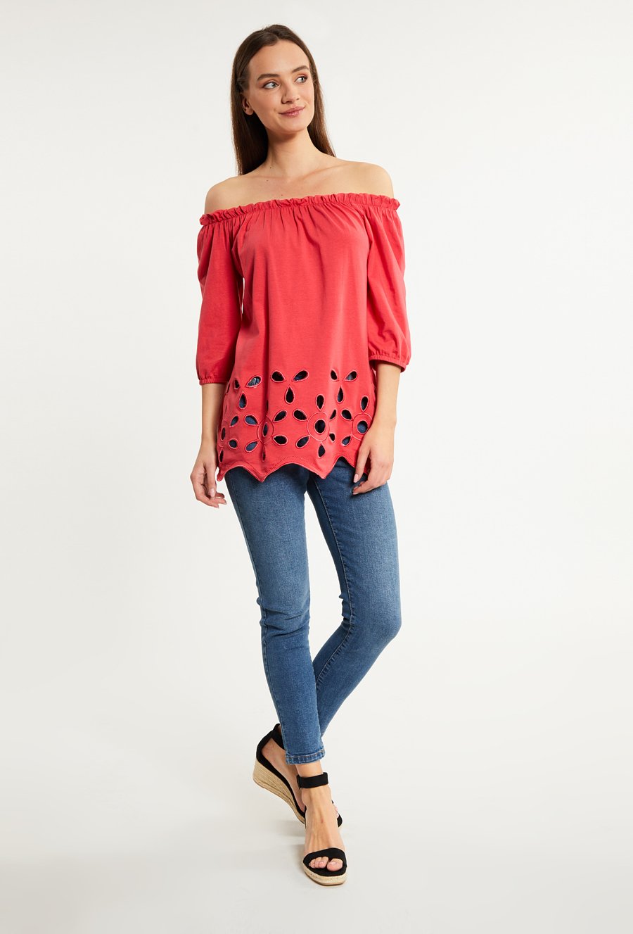 Bluzka typu hiszpanka ze zdobieniem