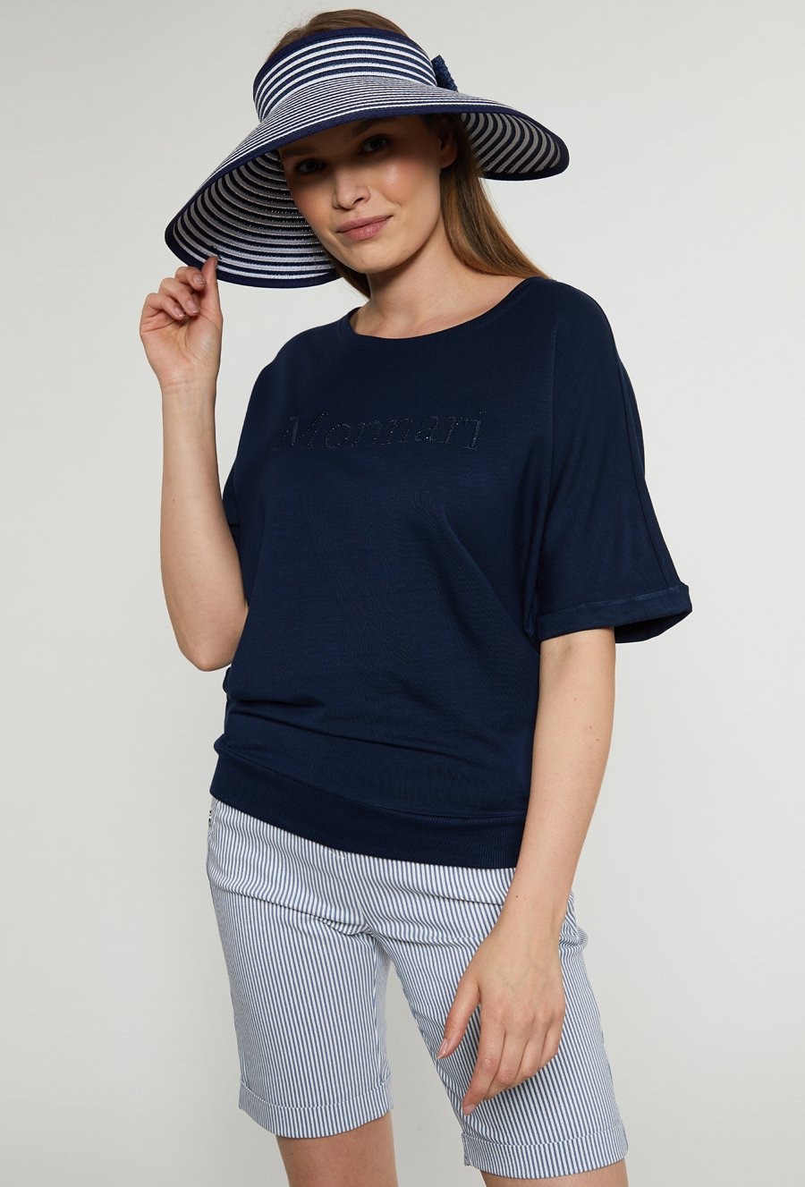 T-shirt z napisem Monnari