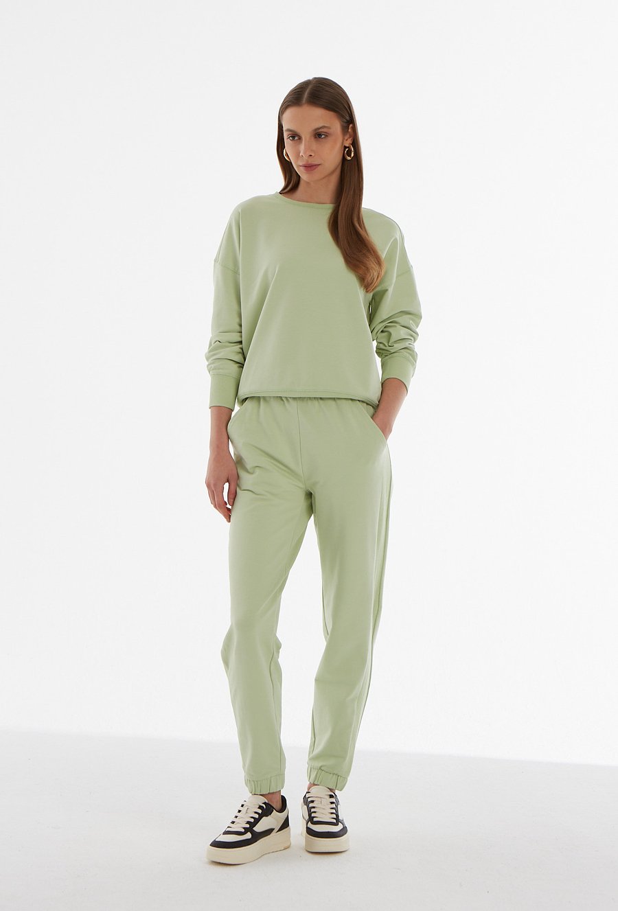 Bluza z haftem w kształcie serca