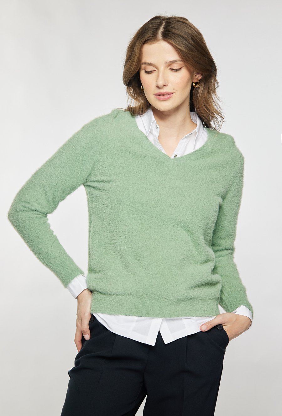 Sweter z kr&oacute;tkim włosiem