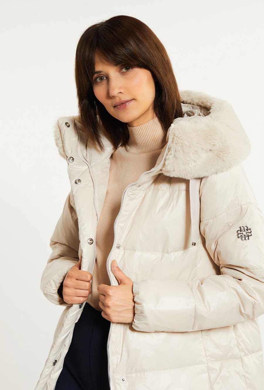 Puchowy płaszcz damski