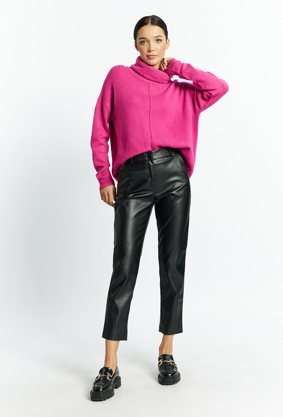 Spodnie z imitacji sk&oacute;ry