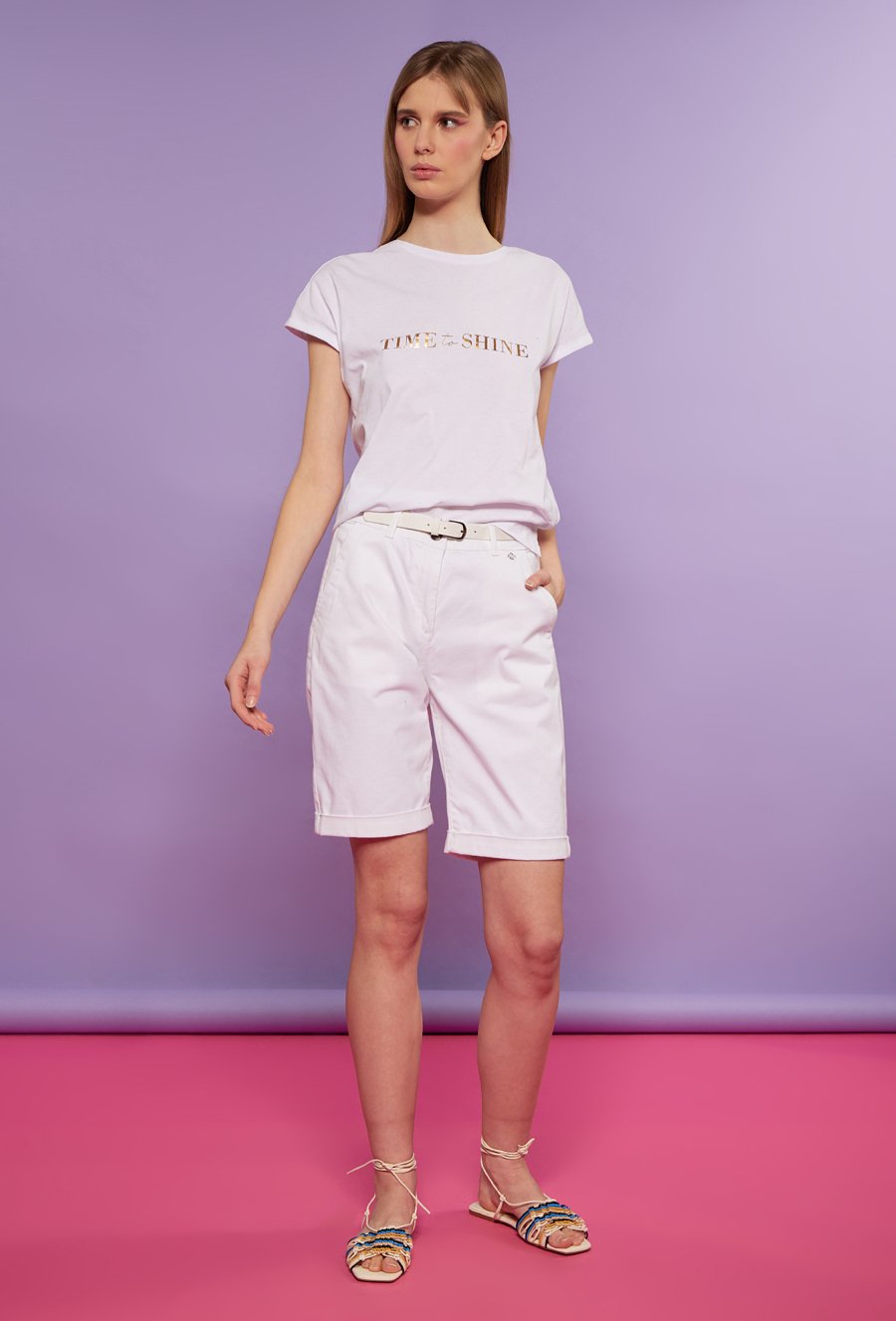 T-shirt ze złotym napisem