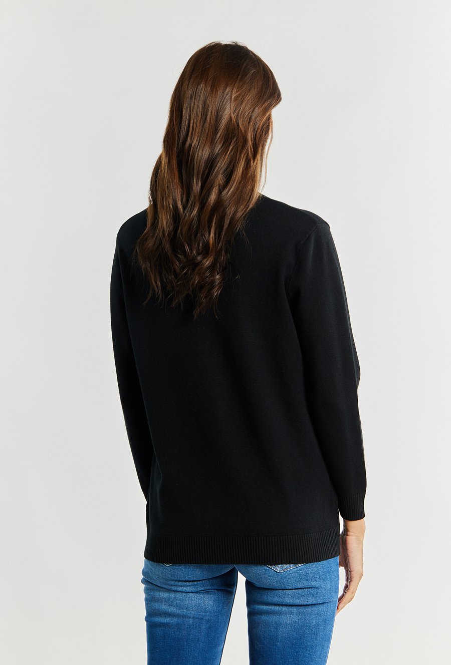 Sweter damski z kieszeniami