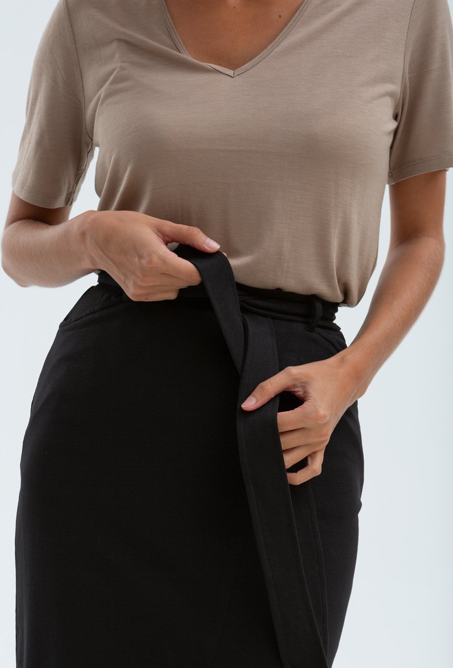 Ol&oacute;wkowa sp&oacute;dnica z paskiem