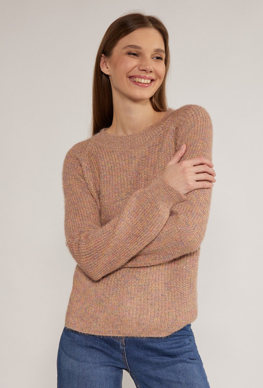 Połyskujący sweter z p&oacute;łgolfem