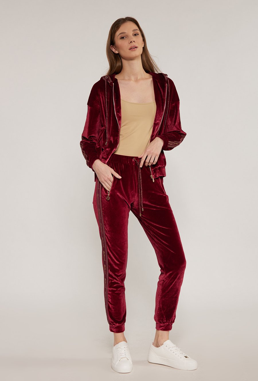 Welurowe spodnie dresowe