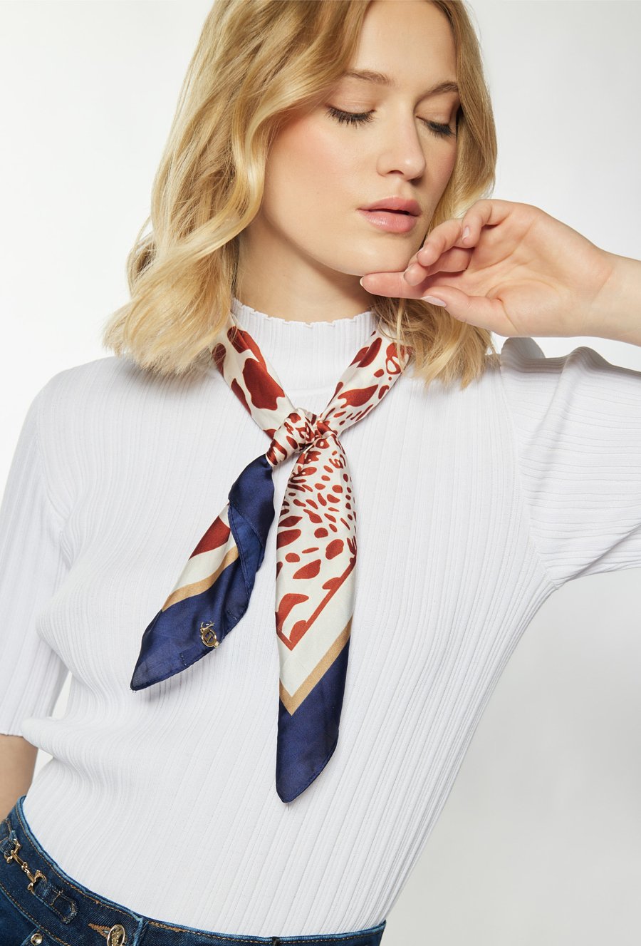 Prążkowany p&oacute;łgolf z kr&oacute;tkim rękawem