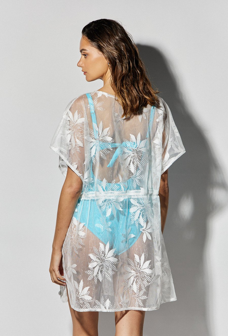 Pareo z delikatnego materiału