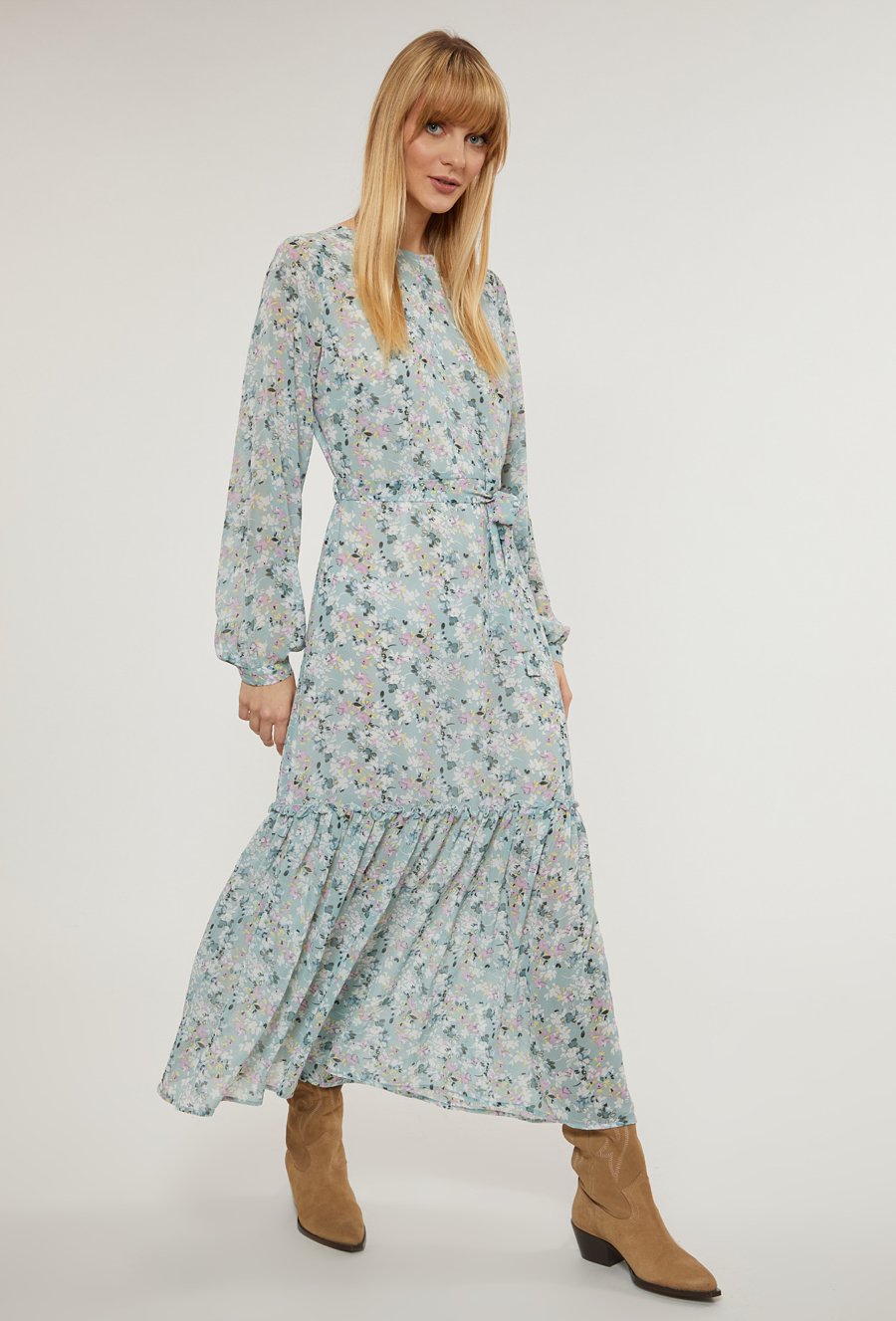 Sukienka maxi w kwiatowe wzory