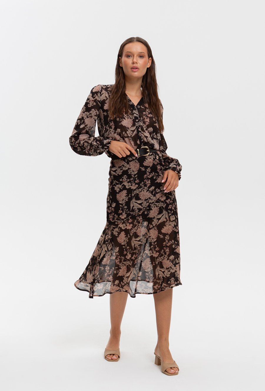 Sp&oacute;dnica z motywem kwiat&oacute;w