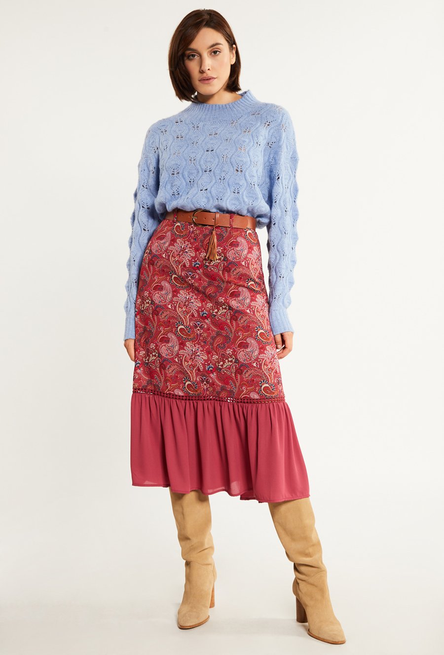 Wzorzysta sp&oacute;dnica midi z paskiem