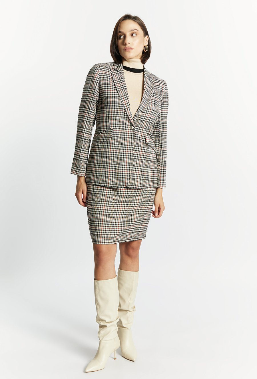 Taliowana marynarka w drobną kratkę