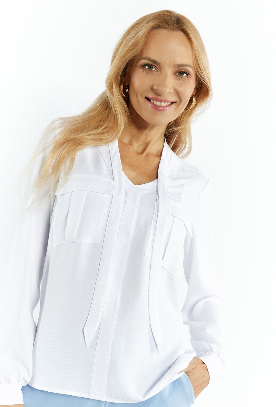 Koszulowa bluzka damska z wiązaniem