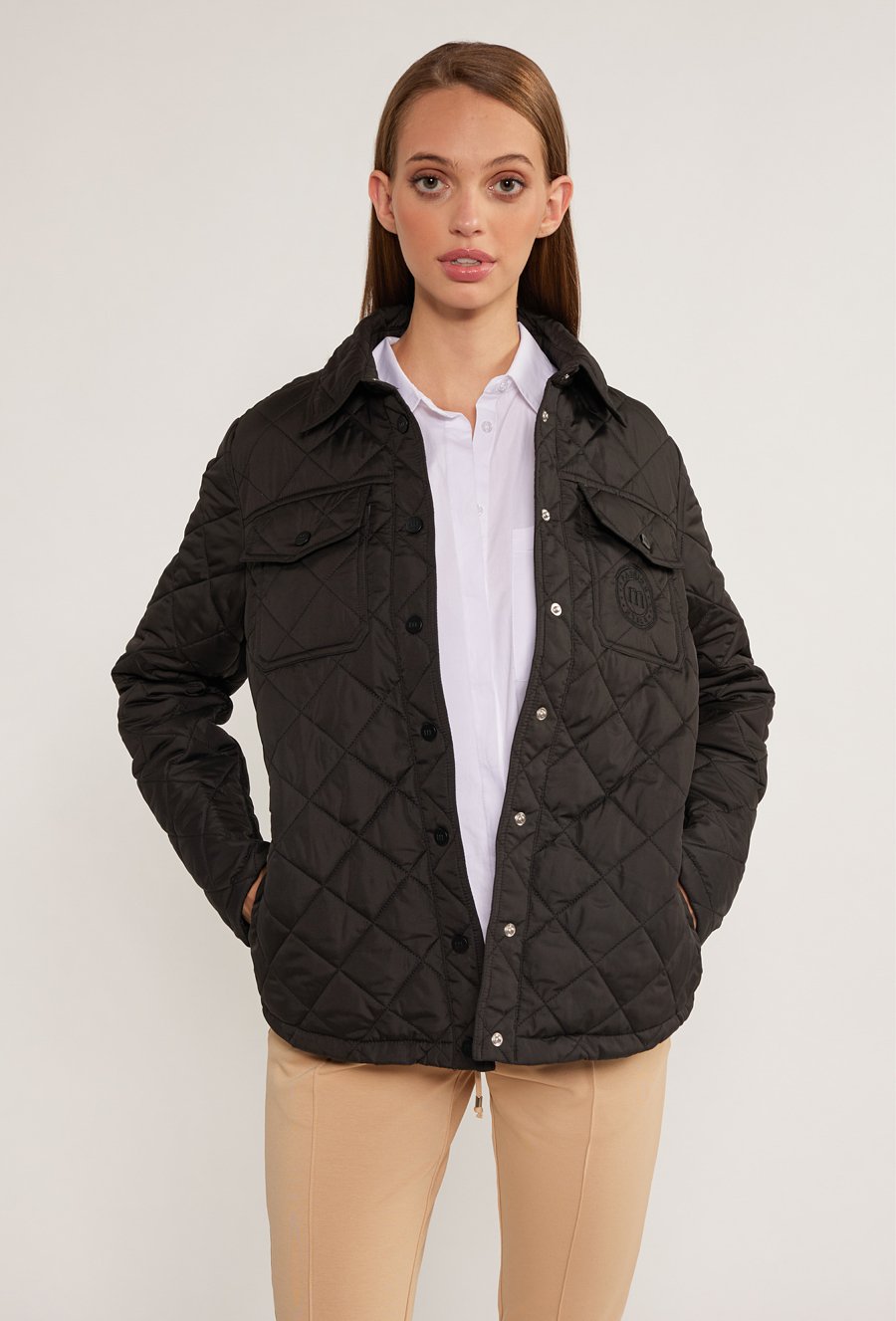 Pikowana kurtka z kołnierzykiem