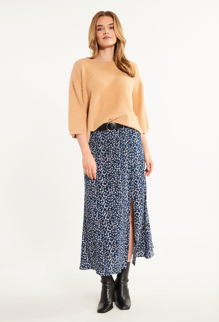 Sweter damski z włosiem