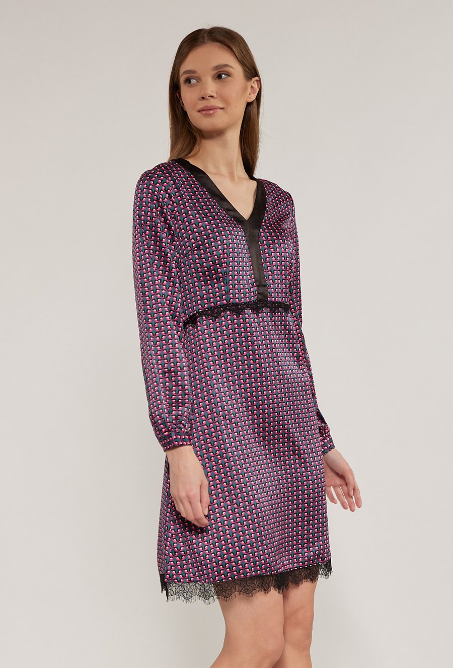 Wzorzysta sukienka mini