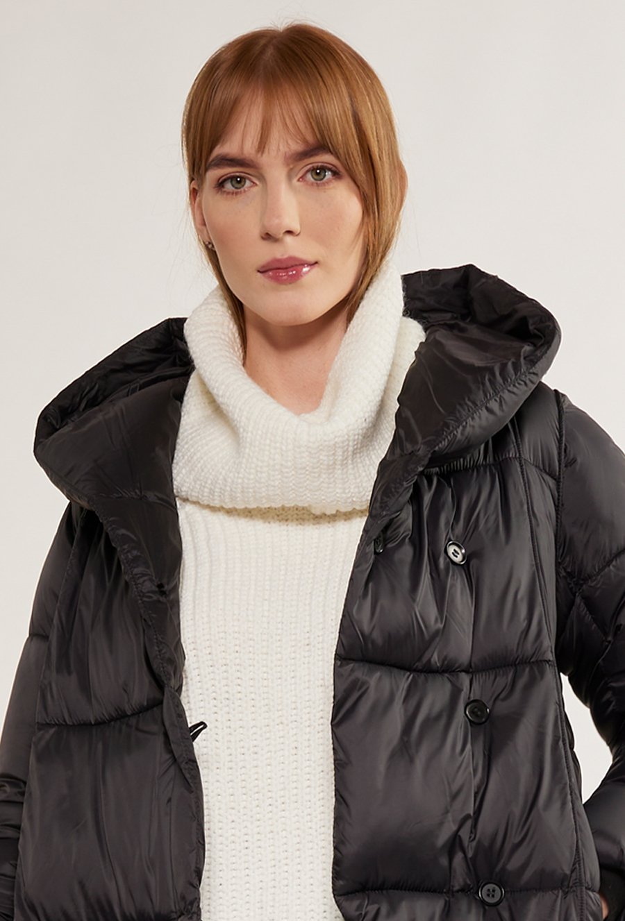 Długi pikowany płaszcz