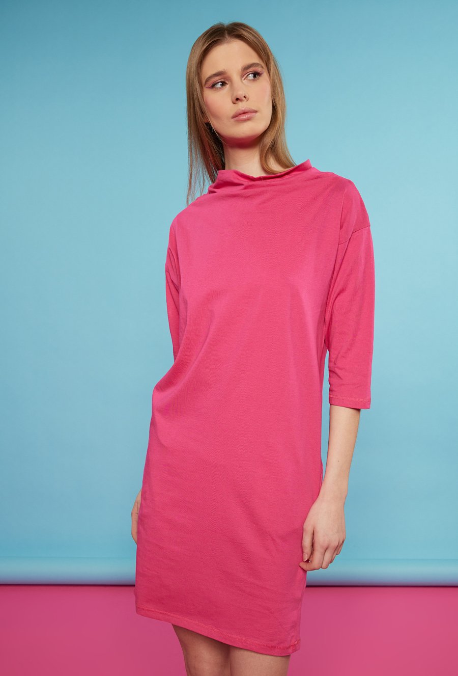 Bawełniana sukienka ze st&oacute;jką