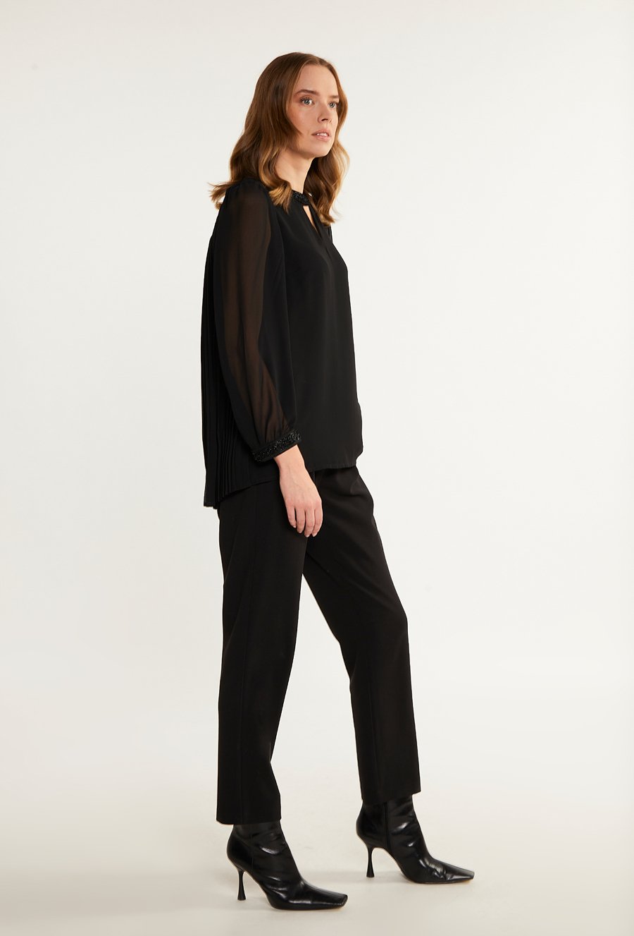 Elegancka bluzka z falbaną