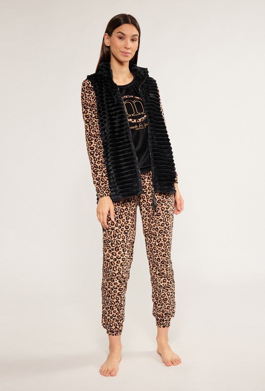 Bezrękawnik damski z plecionym wzorem