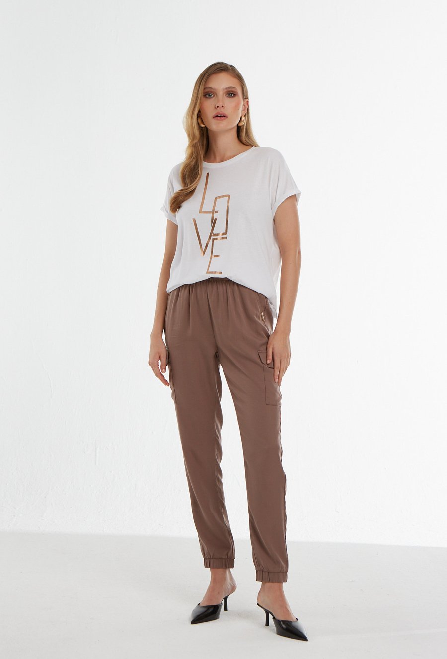 Biały T-shirt z napisem love