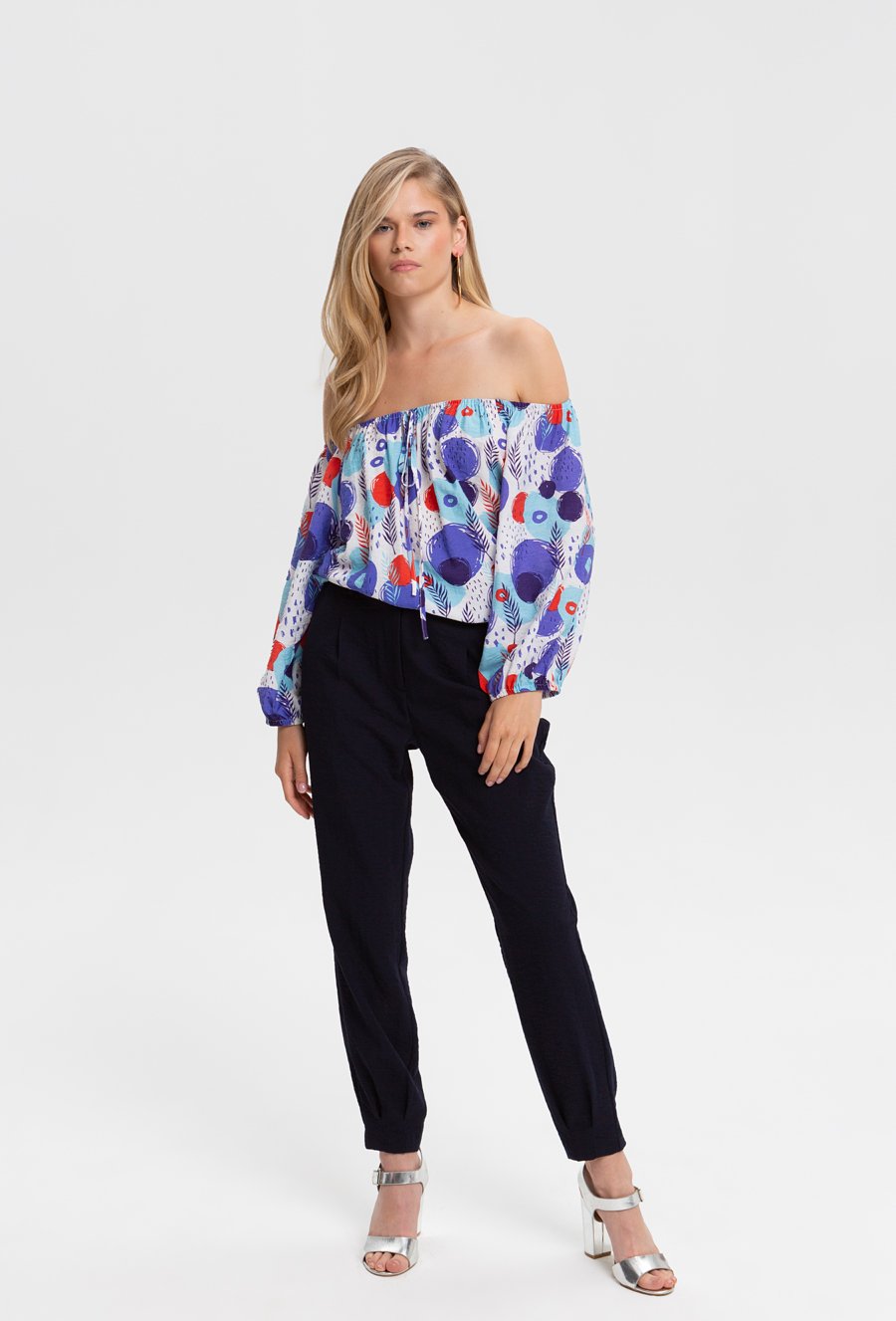 Wielobarwna bluzka typu hiszpanka