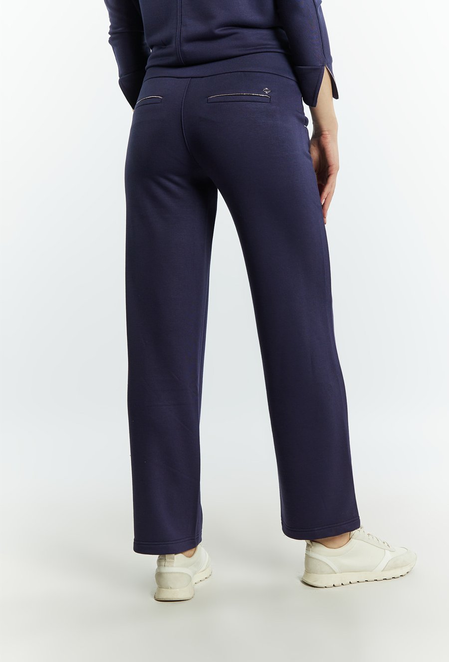 Spodnie damskie z szerokimi nogawkami