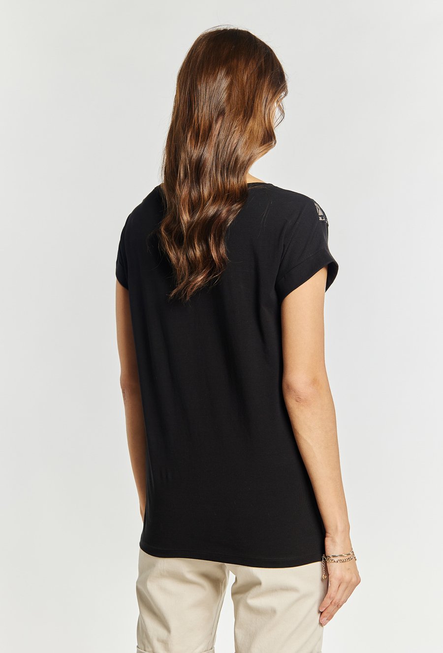 T-shirt damski ze zdobieniem