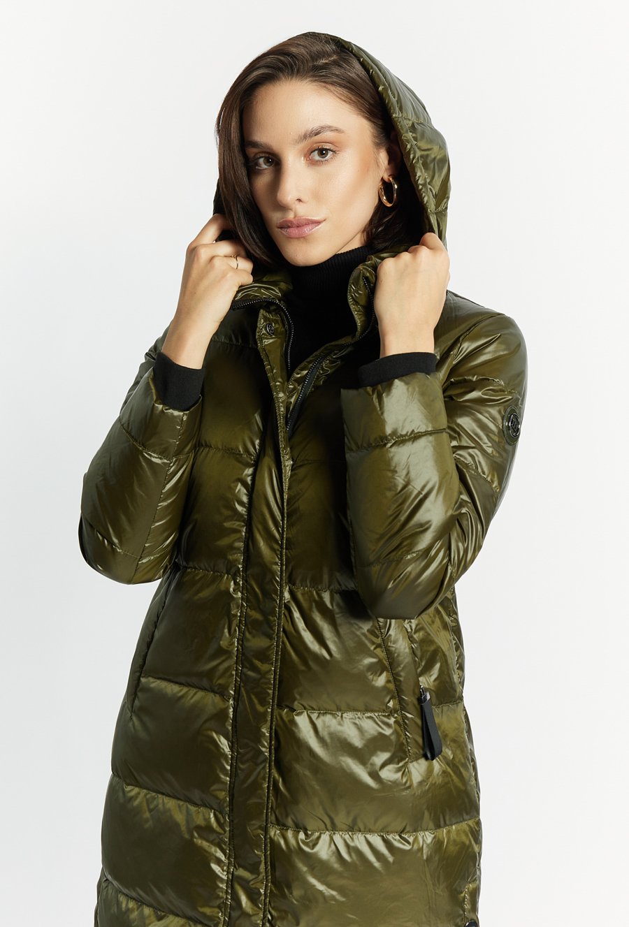 Puchowy płaszcz damski z pikowaniem