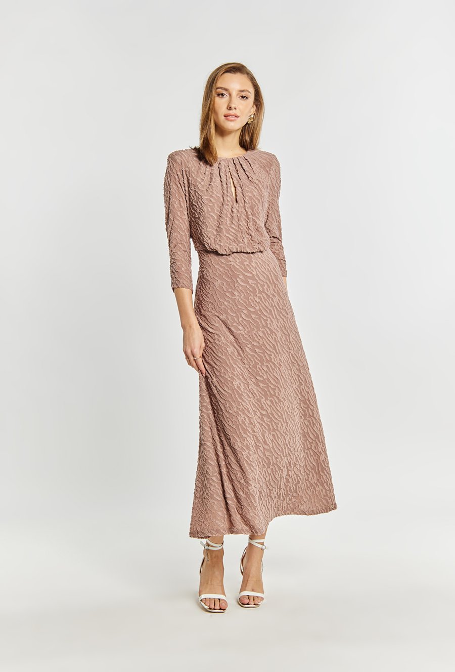 Sukienka damska z delikatnym wzorem