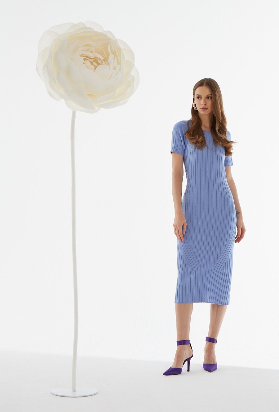 Niebieska dzianinowa sukienka z wiskozy