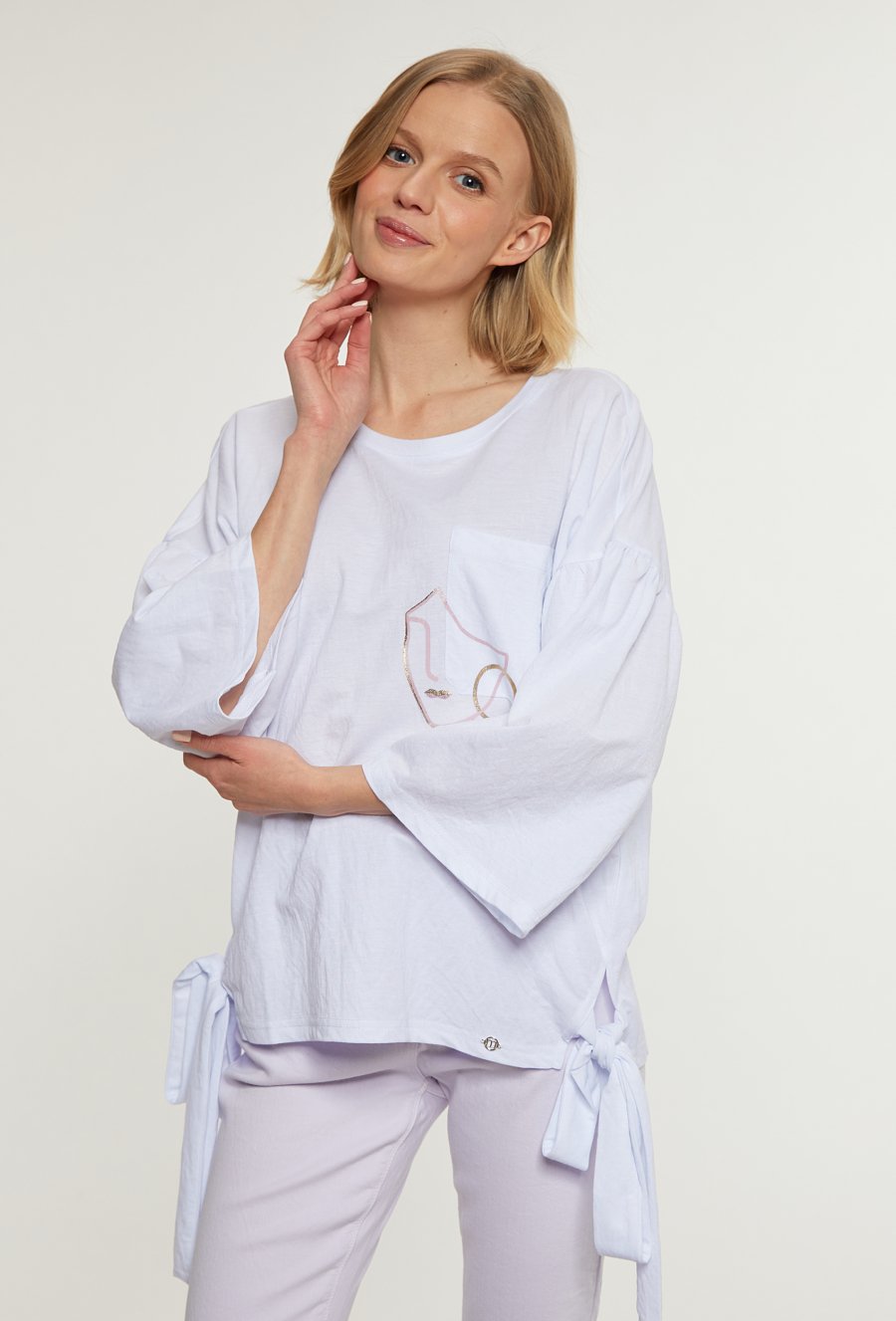 Bluzka damska z wiązaniami