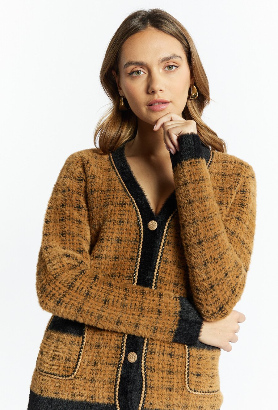 Sweter z kr&oacute;tkim włosiem