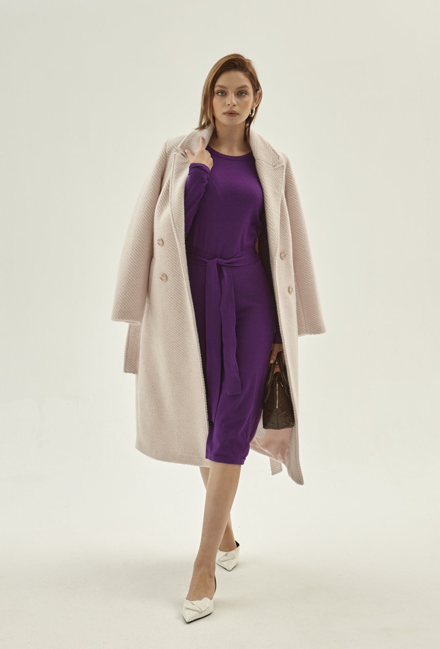 Płaszcz wiązany w talii